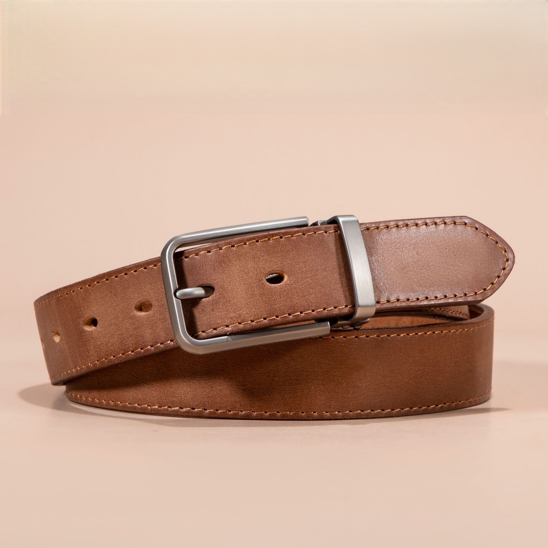 The factory supplies genuine leather belts, men's style, genuine leather, suitable for wholesale in boutiques