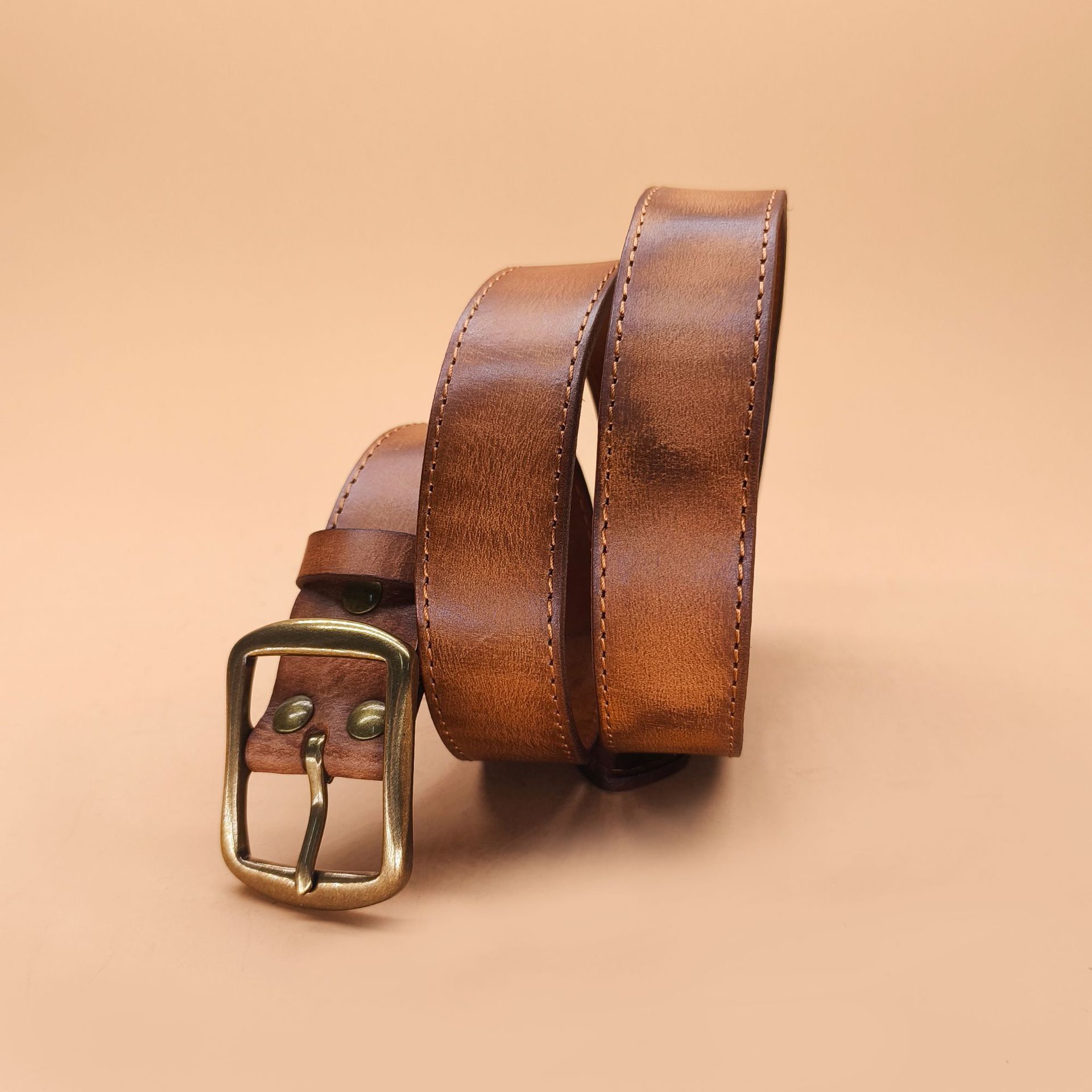 Wholesale Genuine Cow Leather Belts For Men, Solid Brass Buckle Vintage Cowhide Waist Belts Bulk Supply
