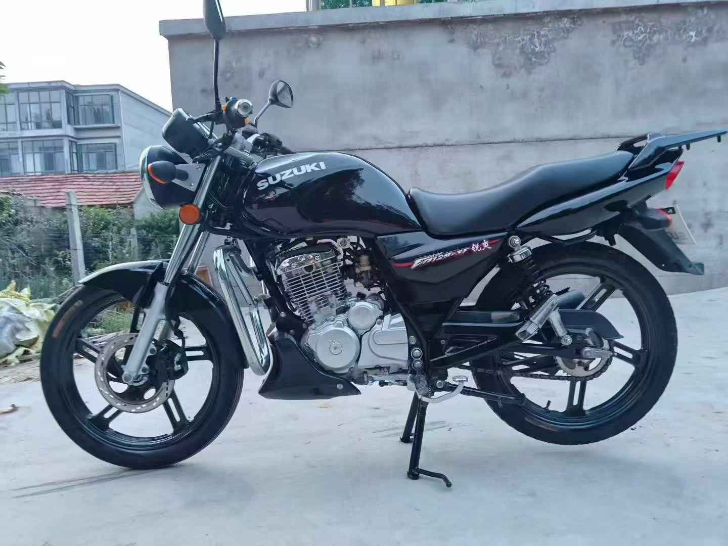 Suzuki EN