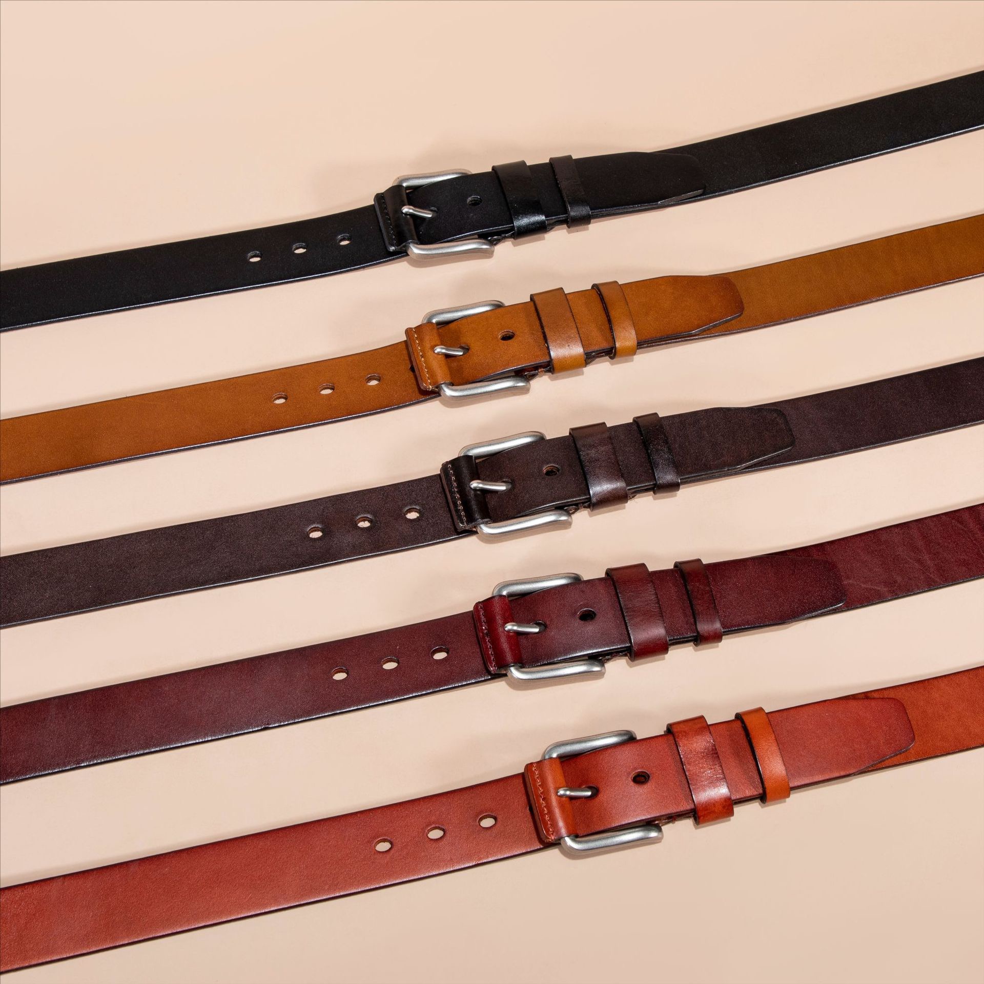 Silver buckle genuine leather belt (men's), durable, made from authentic cowhide, suitable for everyday casual wear. Bulk order service is now available.