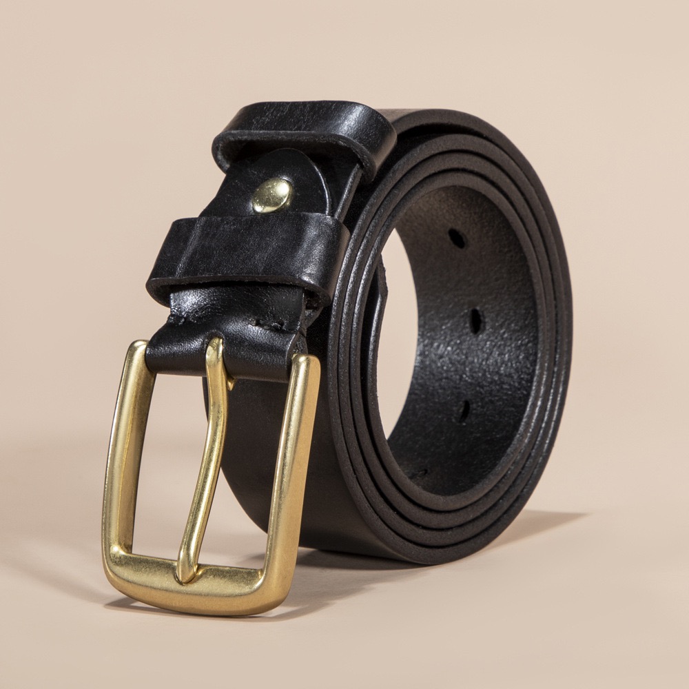 The factory supplies genuine leather belts, men's style, fashionable, made of real leather, suitable for boutique wholesale.