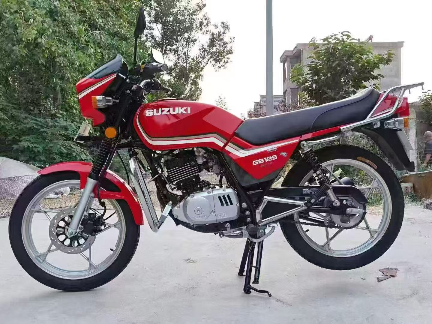 Suzuki GS125